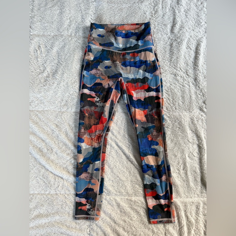 Fabletics Anywhere Motion365 Ultra High Waisted 7/8 Legging Multicolor Small